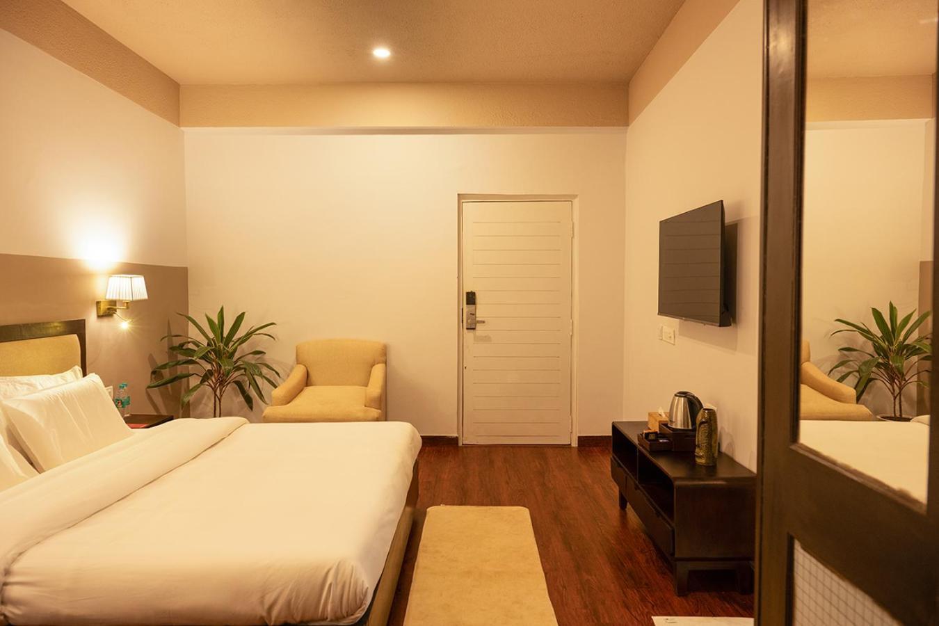 Firebrick Boutique Residences - Amethyst House Gurgaon Exteriör bild