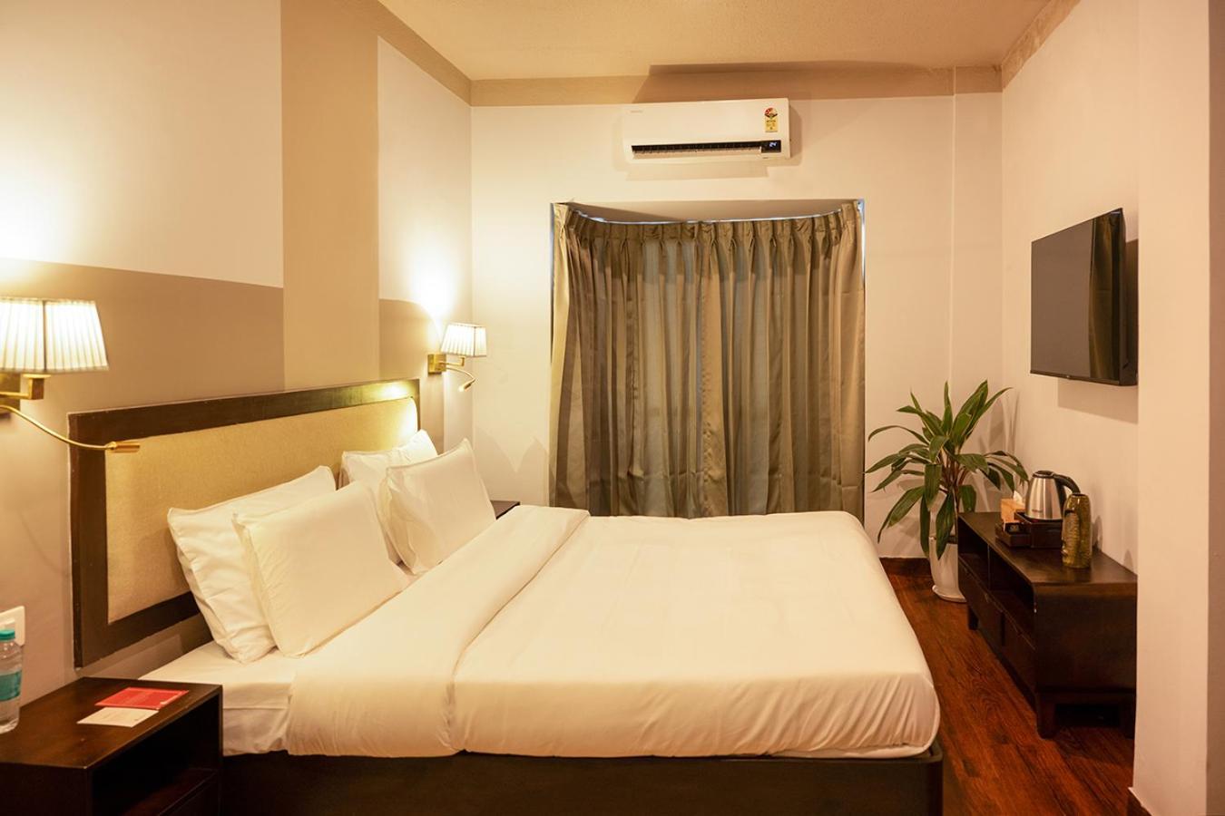 Firebrick Boutique Residences - Amethyst House Gurgaon Exteriör bild