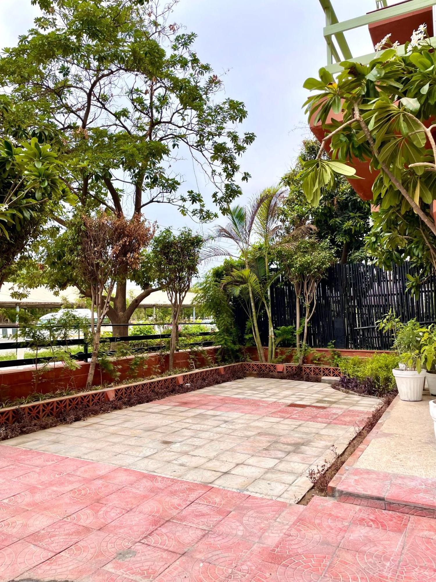 Firebrick Boutique Residences - Amethyst House Gurgaon Exteriör bild
