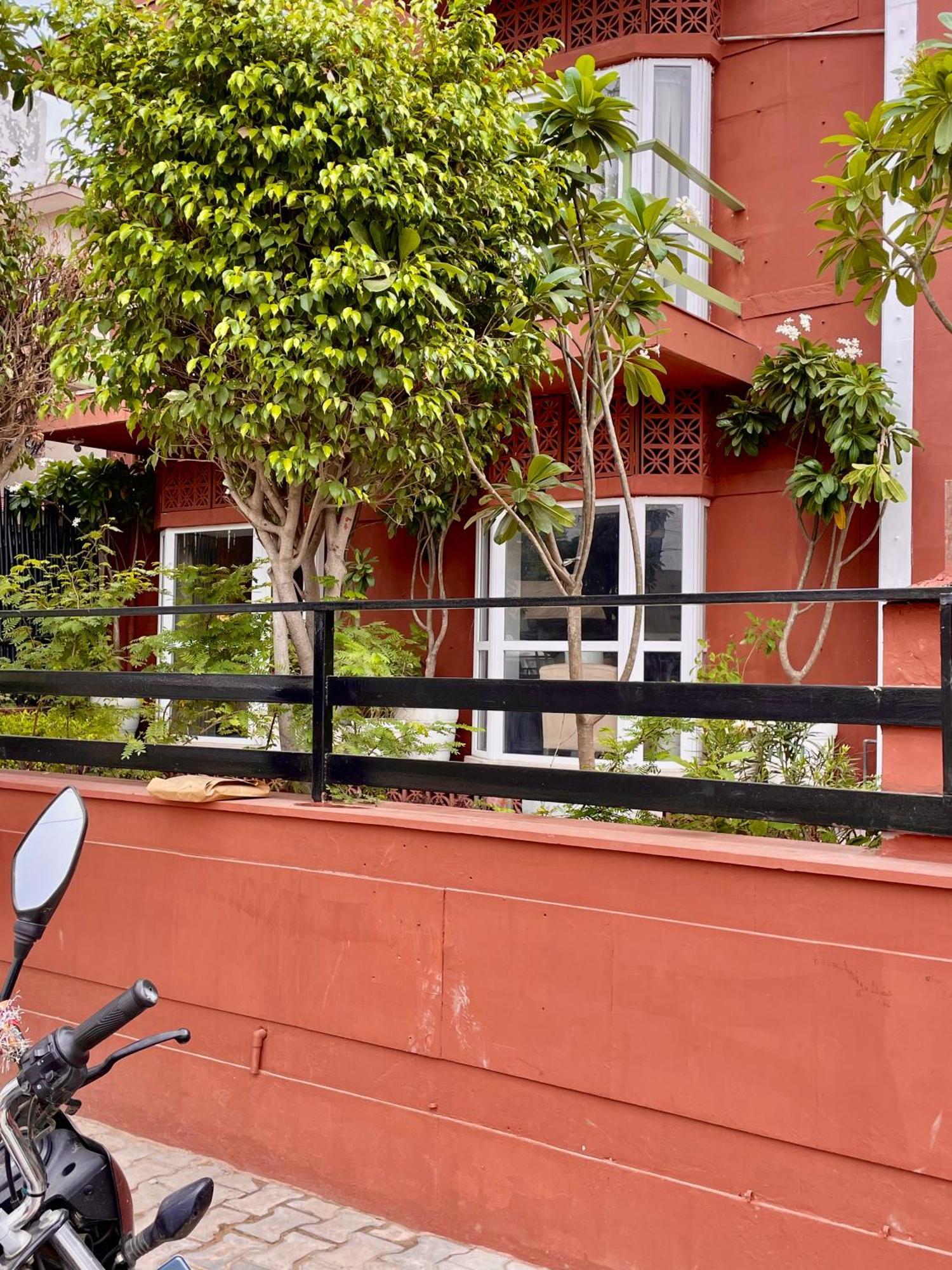 Firebrick Boutique Residences - Amethyst House Gurgaon Exteriör bild