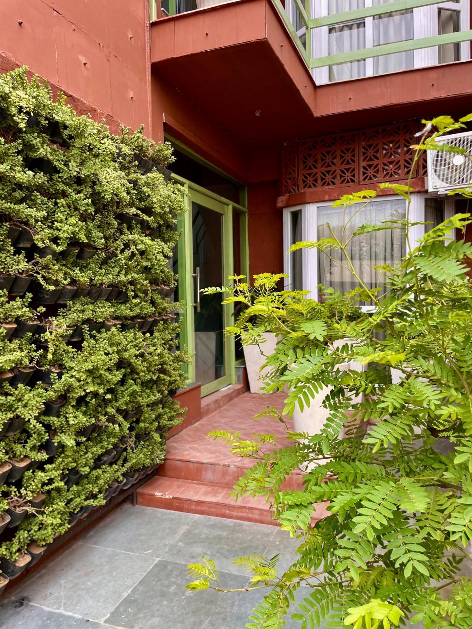 Firebrick Boutique Residences - Amethyst House Gurgaon Exteriör bild